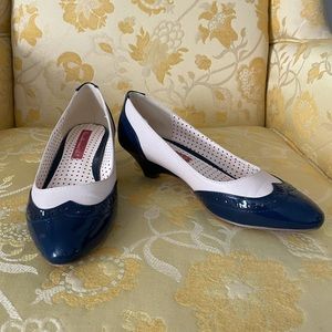 Vintage Modern Shoes (size 8.5)